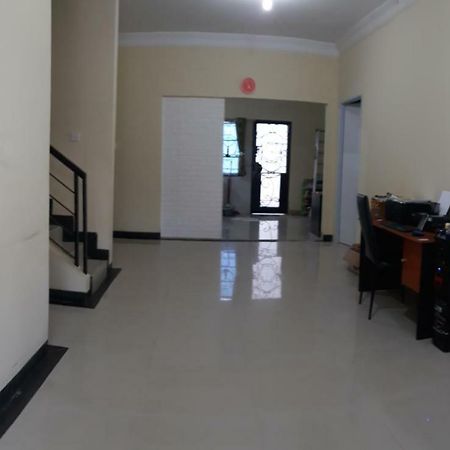 Cipta Guest House Batam 1 Buitenkant foto