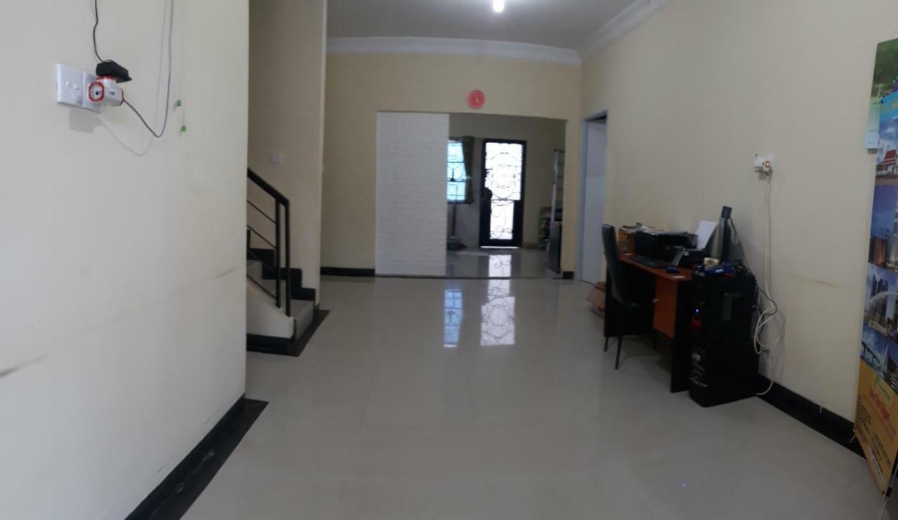 Cipta Guest House Batam 1 Buitenkant foto